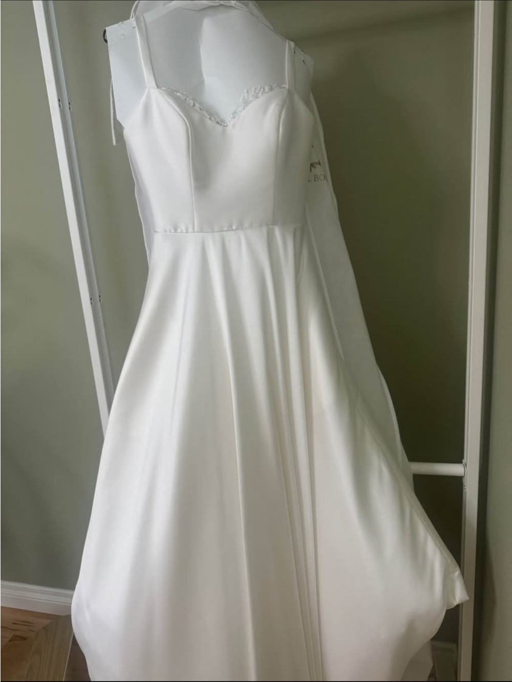 Elegant White Wedding Dress